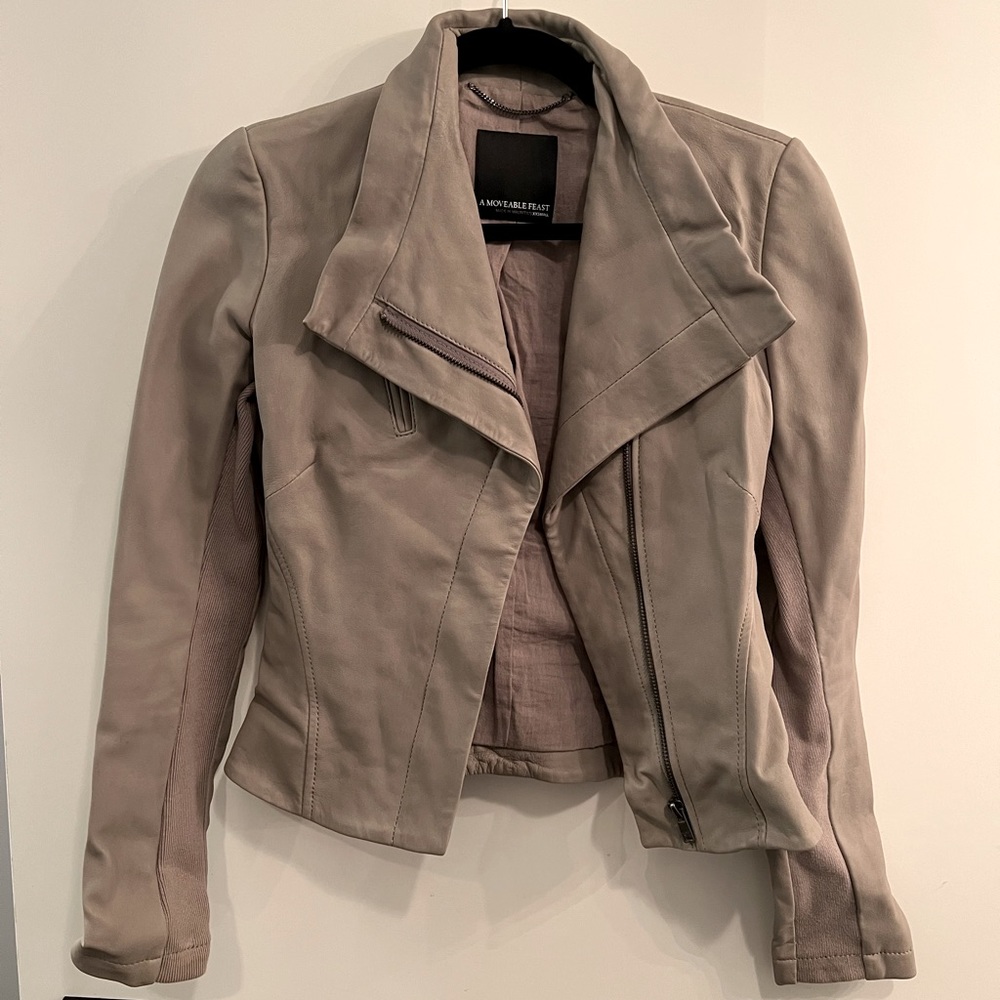 A Moveable Feast for Aritzia